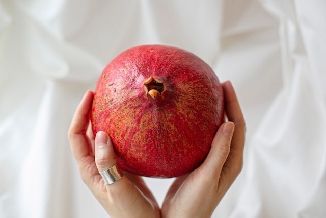 SUPERFOOD GRANATAPFEL   Warum die Zauberfrucht aus dem Orient gerade durch die Decke geht