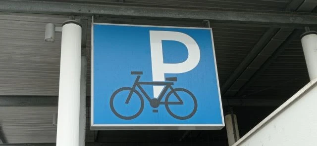 Die Bedeutung von Fahrradparkplätzen und Fahrradparkhäusern für die urbane Mobilität