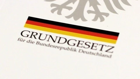 Happy Birthday Grundgesetz – Wir lieben Dich... ...auch trotz Deiner Schwächen