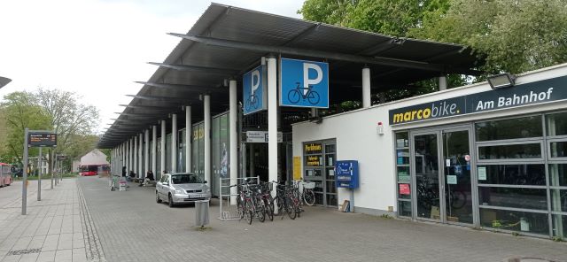 modernes Fahrrad Parkhaus