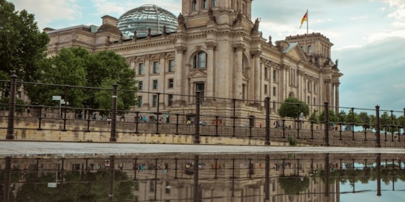 Was eine starke Demokratie ausmacht – Demokratie in Zeiten des Aufstiegs der kleinen und extremen Parteien
